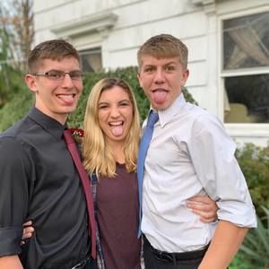 Meet your Posher, Claudia